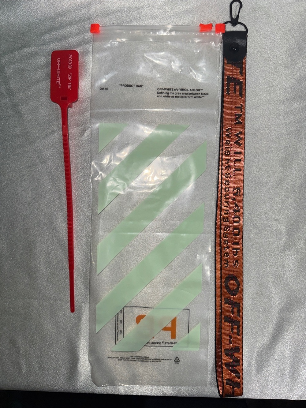 Off-White Diagonal Stripe Bag with Orange key chain/red ZipTie🔥New!